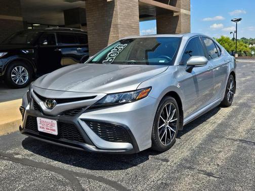 2022 Toyota Camry SE