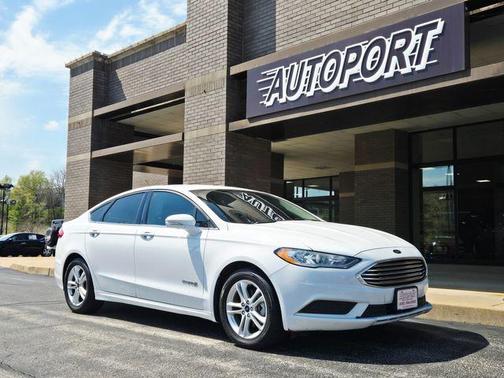 White 2018 Ford Fusion Hybrid SE