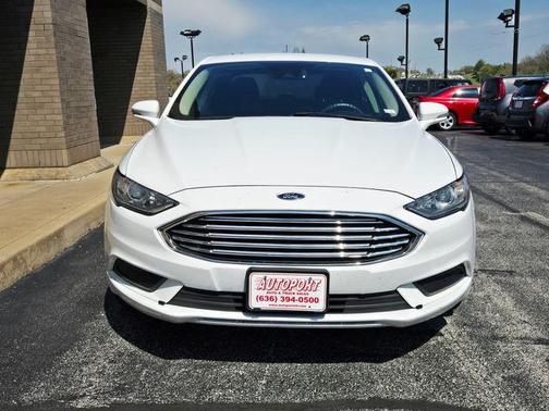 White 2018 Ford Fusion Hybrid SE
