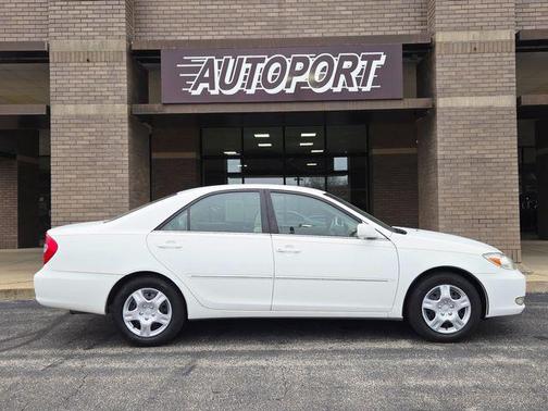 2004 Toyota Camry LE