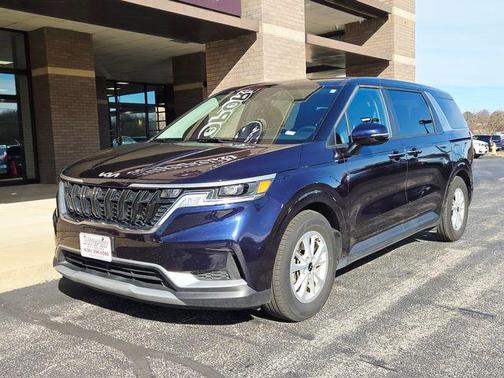 2024 Kia Carnival LX