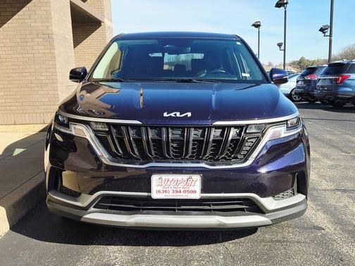 2024 Kia Carnival LX