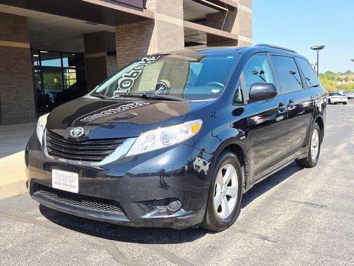 2017 Toyota Sienna LE