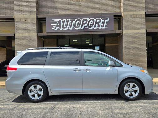 2011 Toyota Sienna LE