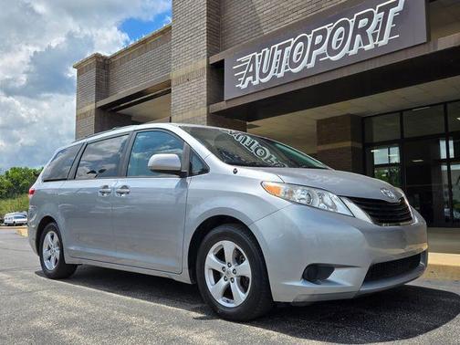 2011 Toyota Sienna LE