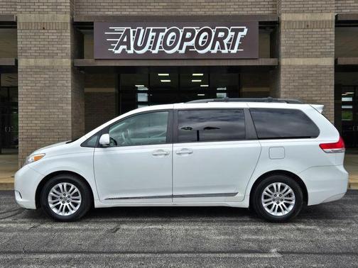 2011 Toyota Sienna XLE