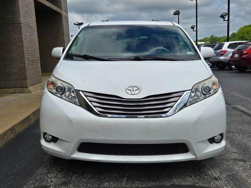 2011 Toyota Sienna XLE