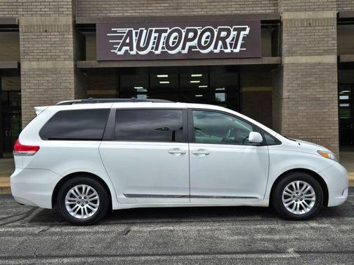 2011 Toyota Sienna XLE