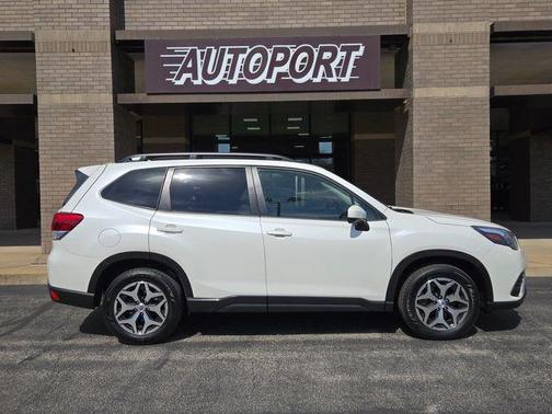 2023 Subaru Forester Premium