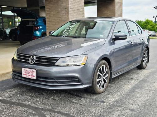 Platinum Gray Metallic 2017 Volkswagen Jetta 1.4T SE