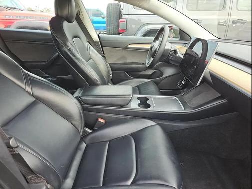 2022 Tesla Model 3 Standard Range