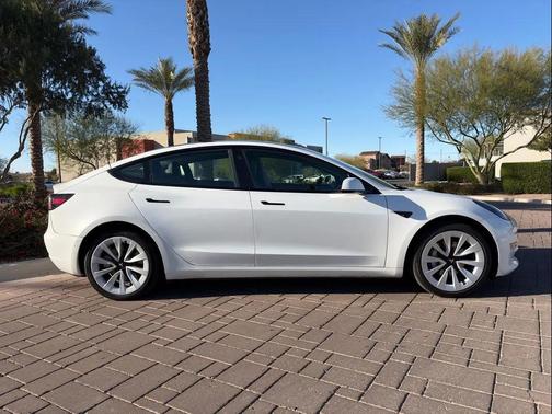 2022 Tesla Model 3 Standard Range