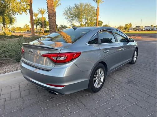2016 Hyundai SONATA SE