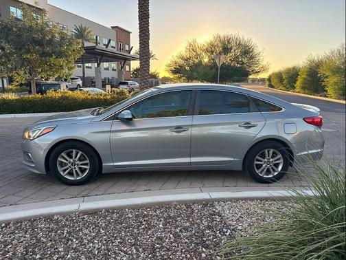 2016 Hyundai SONATA SE