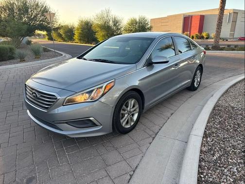 2016 Hyundai SONATA SE