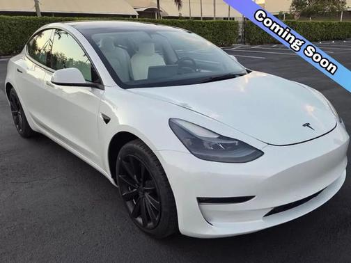 2022 Tesla Model 3 Standard Range
