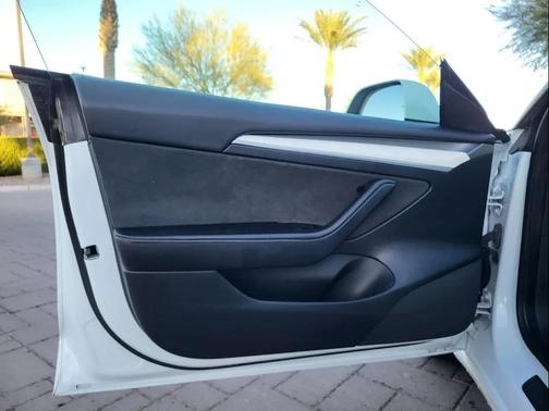 2022 Tesla Model 3 Standard Range