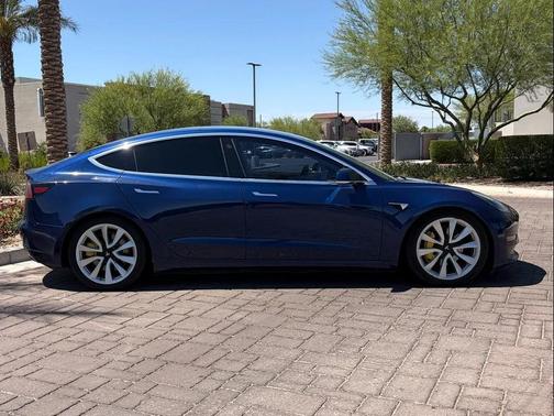 Deep Blue Metallic 2019 Tesla Model 3 Long Range