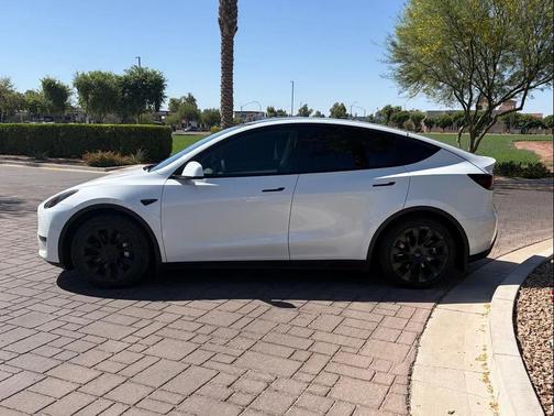 Pearl White Multi-Coat 2021 Tesla Model Y Long Range Dual Motor All-Wheel Drive