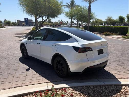 Pearl White Multi-Coat 2021 Tesla Model Y Long Range Dual Motor All-Wheel Drive
