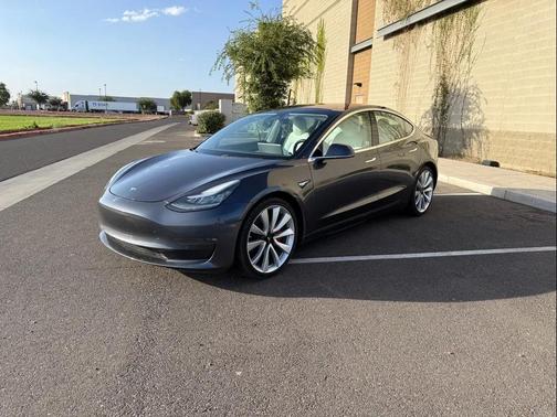 Silver 2018 Tesla Model 3 Performance