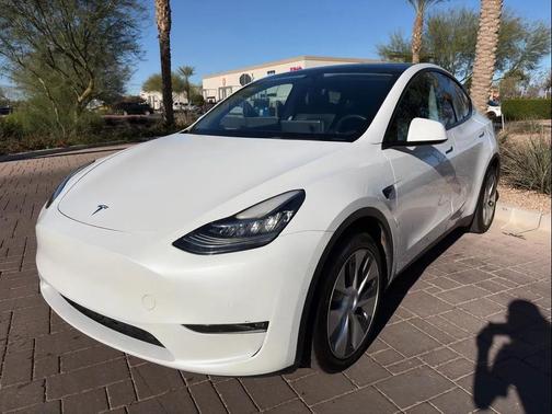 2022 Tesla Model Y Long Range Dual Motor All-Wheel Drive
