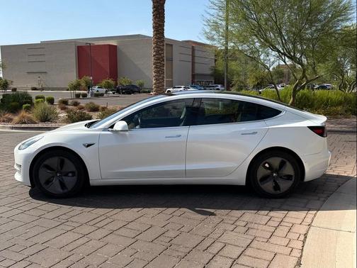 Pearl White Multi-Coat 2019 Tesla Model 3 Standard Range Plus