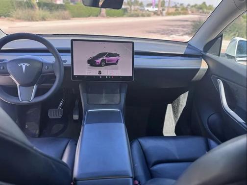 2022 Tesla Model Y Long Range Dual Motor All-Wheel Drive