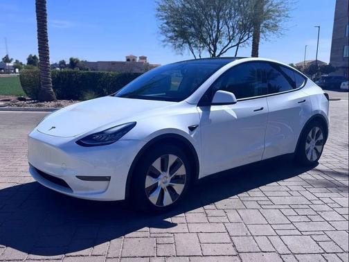 2022 Tesla Model Y Long Range Dual Motor All-Wheel Drive