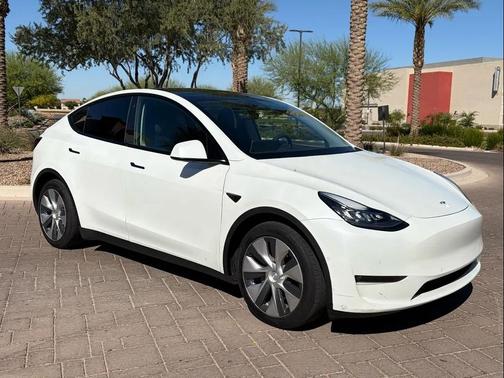 Pearl White Multi-Coat 2022 Tesla Model Y Long Range Dual Motor All-Wheel Drive