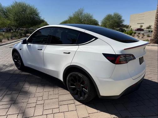 2021 Tesla Model Y Long Range Dual Motor All-Wheel Drive