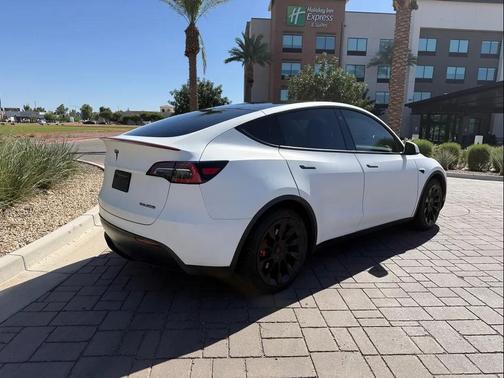2021 Tesla Model Y Long Range Dual Motor All-Wheel Drive