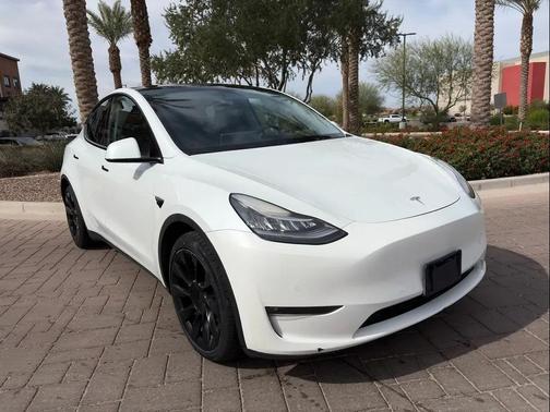 2022 Tesla Model Y Long Range Dual Motor All-Wheel Drive