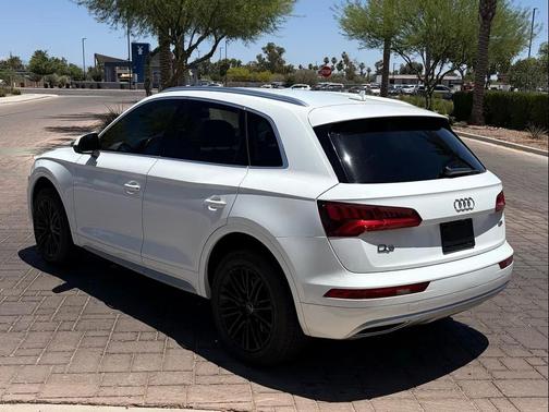 White 2019 Audi Q5 45 Premium