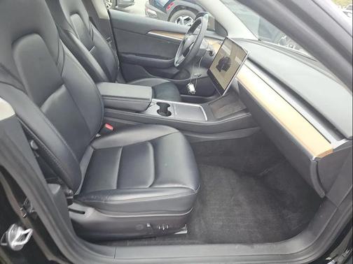 Solid Black 2022 Tesla Model 3 Standard Range