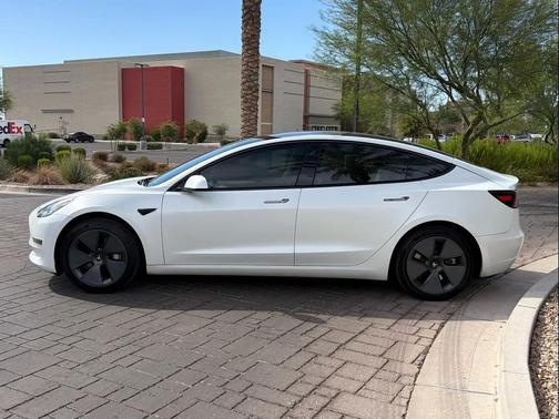Pearl White Multi-Coat 2022 Tesla Model 3 Long Range