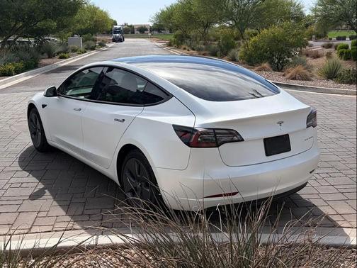 Pearl White Multi-Coat 2022 Tesla Model 3 Long Range
