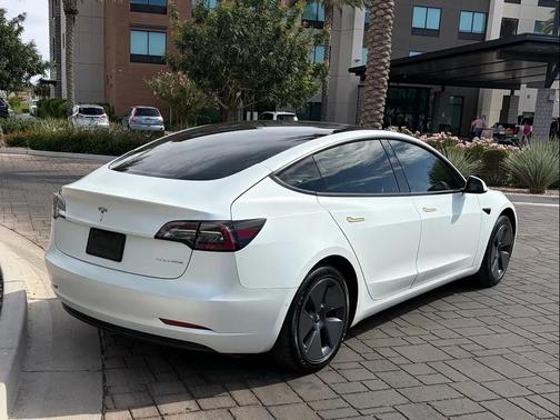 Pearl White Multi-Coat 2022 Tesla Model 3 Long Range