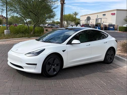 Pearl White Multi-Coat 2022 Tesla Model 3 Long Range