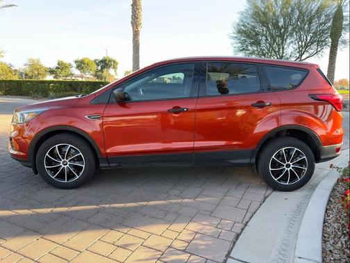 2019 Ford Escape S