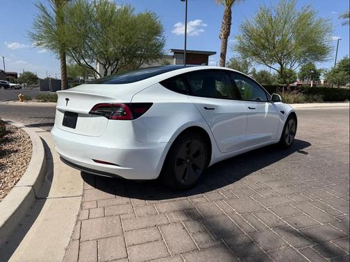 Pearl White Multi-Coat 2023 Tesla Model 3 Standard Range