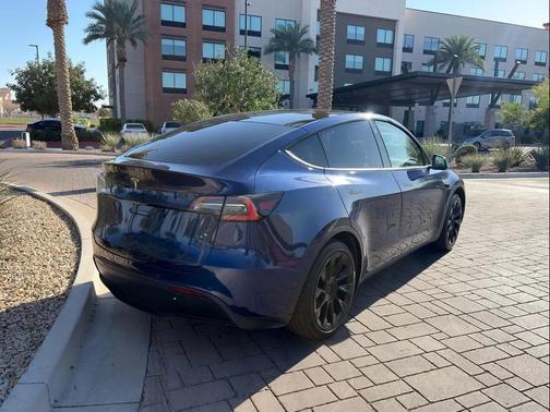 2021 Tesla Model Y Standard Range Rear-Wheel Drive