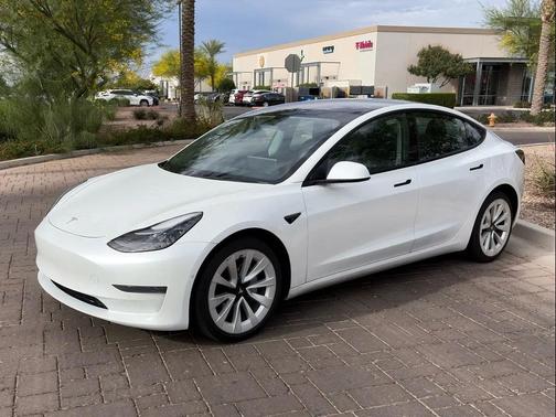 Pearl White Multi-Coat 2022 Tesla Model 3 Standard Range