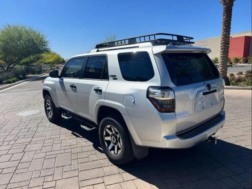 Classic Silver Metallic 2018 Toyota 4Runner SR5