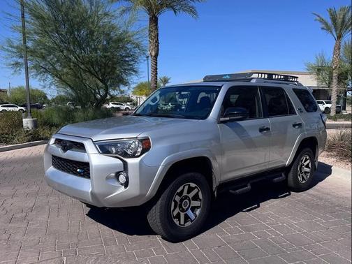 Classic Silver Metallic 2018 Toyota 4Runner SR5