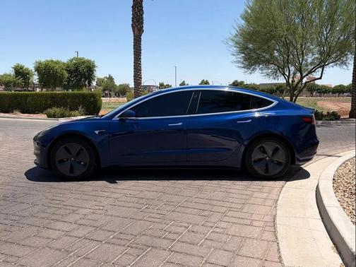 Deep Blue Metallic 2019 Tesla Model 3 Long Range