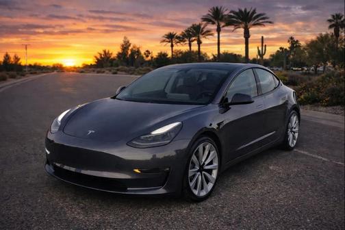 Midnight Silver Metallic 2022 Tesla Model 3 Standard Range Sedan