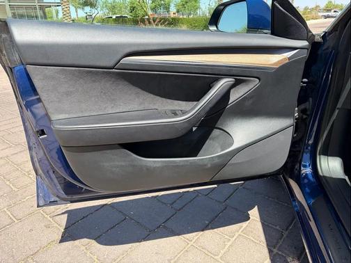Deep Blue Metallic 2023 Tesla Model 3 Standard Range