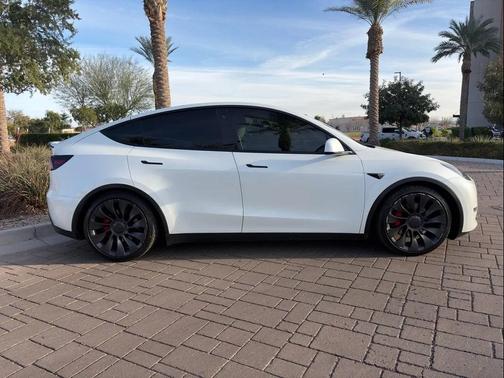 2022 Tesla Model Y Performance Dual Motor All-Wheel Drive