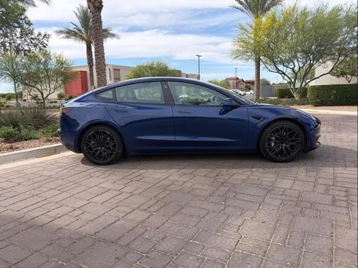 Deep Blue Metallic 2022 Tesla Model 3 Long Range